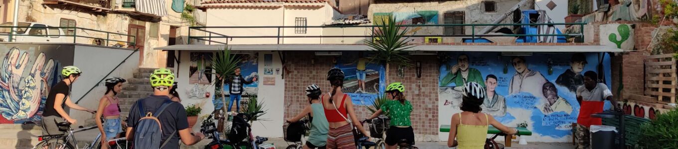 In bici a Palermo a caccia di street art