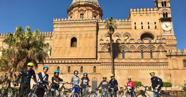 Tour di gruppo in bici nel centro storico di Palermo