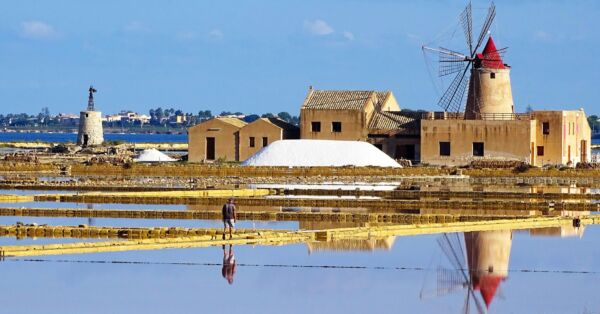 Sicily by bike: Salterns, Mills and Wineries in Marsala